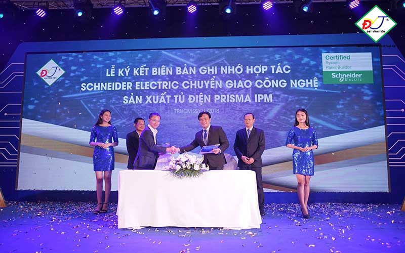 Lễ ký kết hợp tác chiến lược giữa Schneider Electric và Đạt Vĩnh Tiến 
