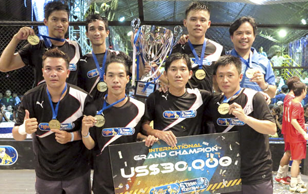 Dat Vinh Tien crowned champions of Tiger Street Football 2013